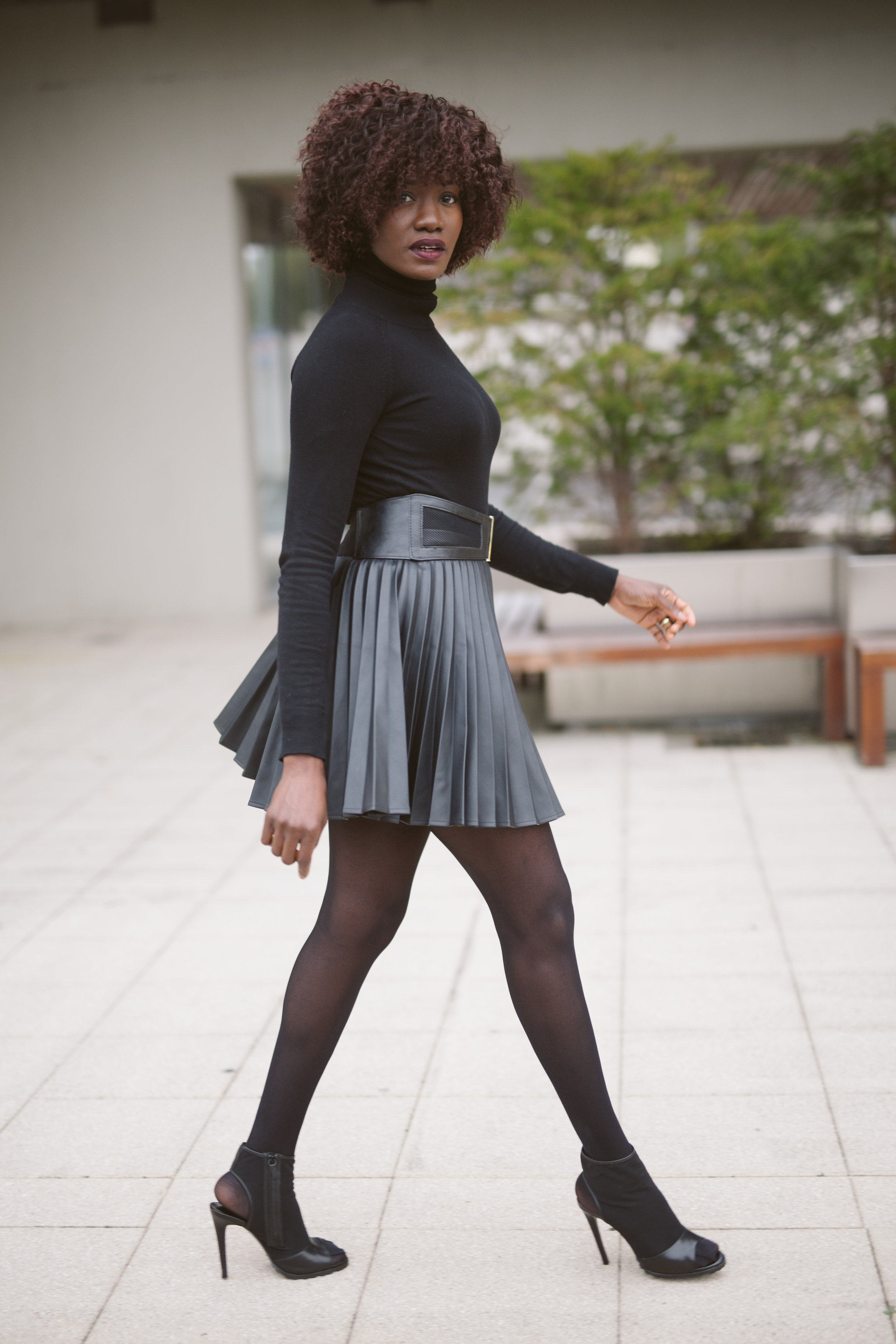 ALL BLACK & A POP OF COLOUR – MOJ IN TOUCH